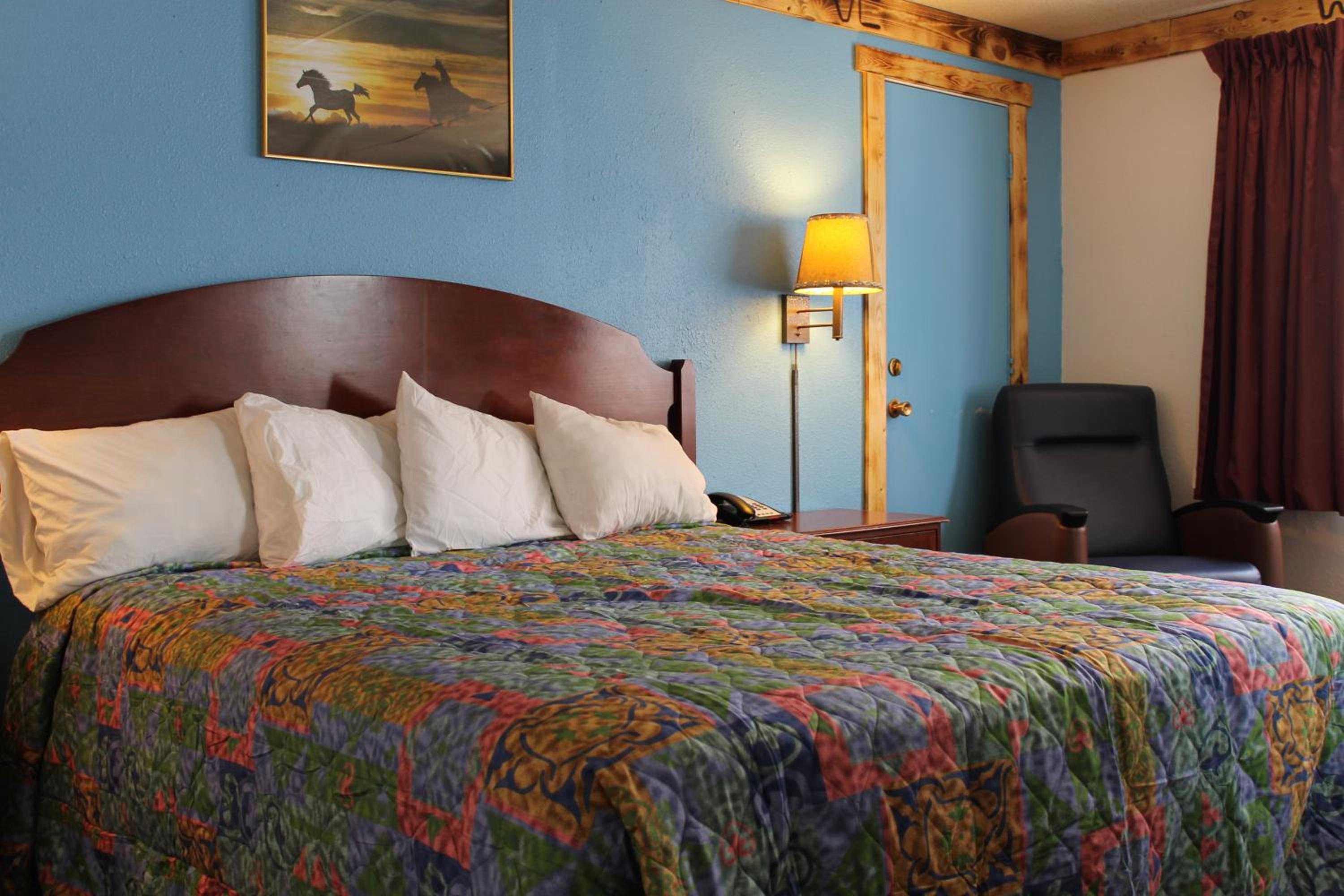 KNIGHTS INN DODGE CITY 14/38