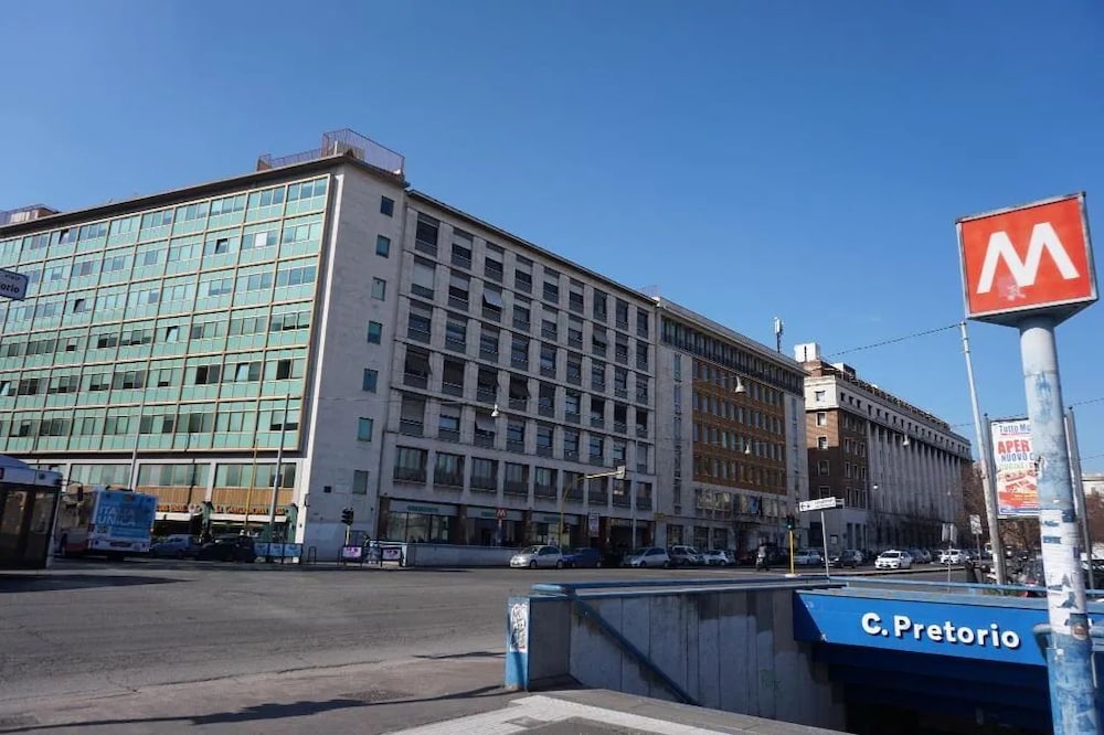 Trani B T Rooms 2/46