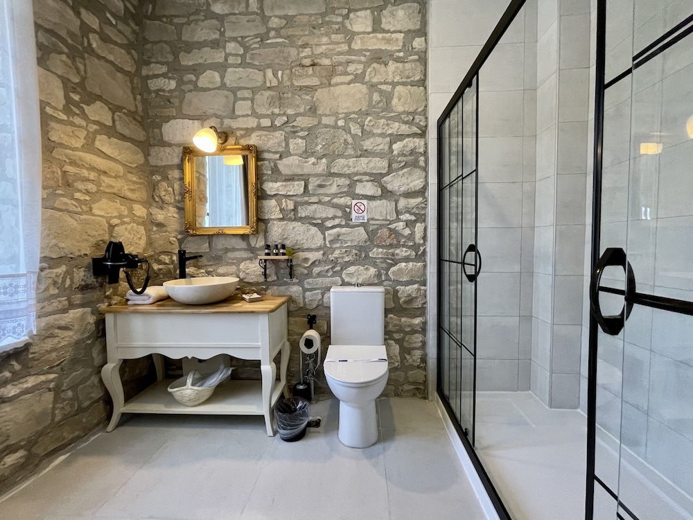 Urla Tas Konak Otel 47/50