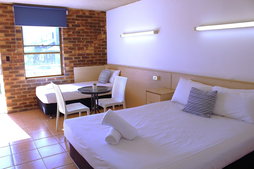 Camden Motor Inn 34/57
