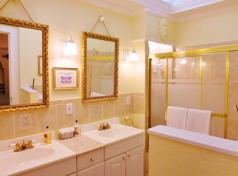 The Cottage Bed & Breakfast 18/19
