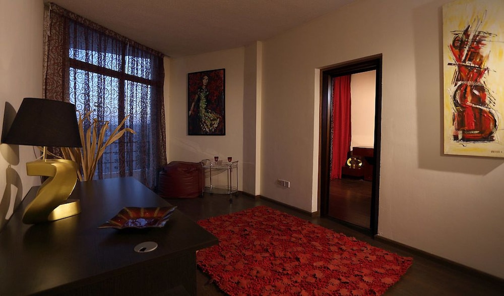 Sylva Hotel 34/45