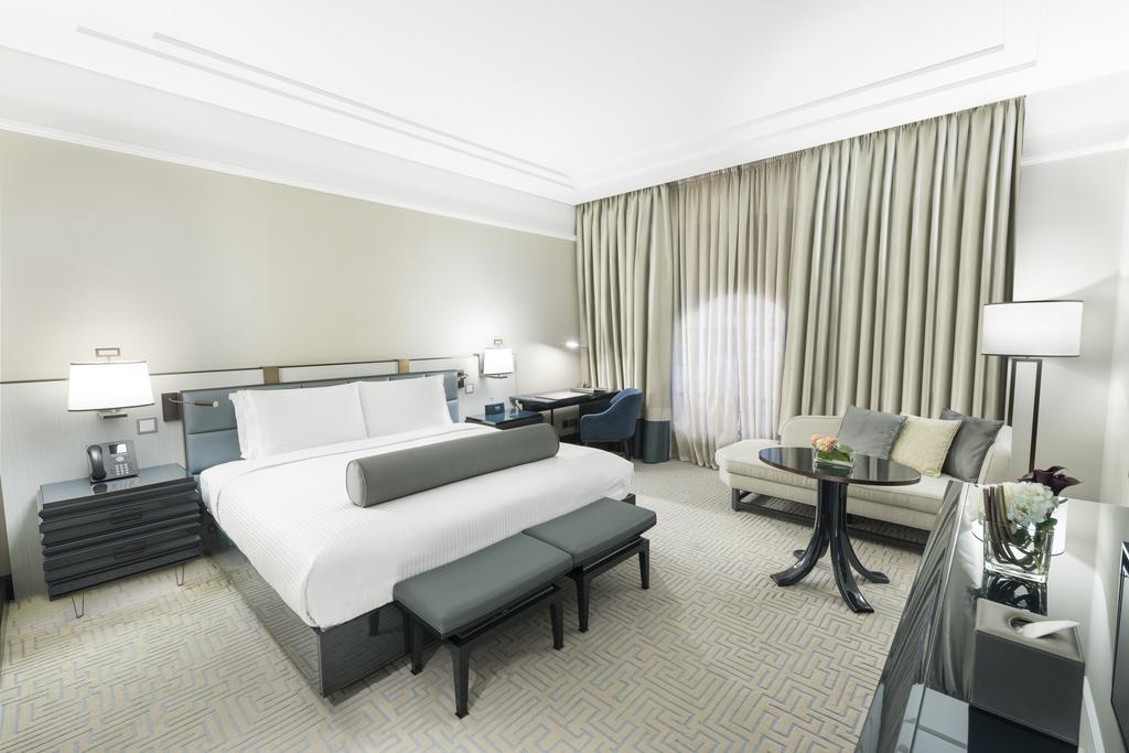 Executive, Suite