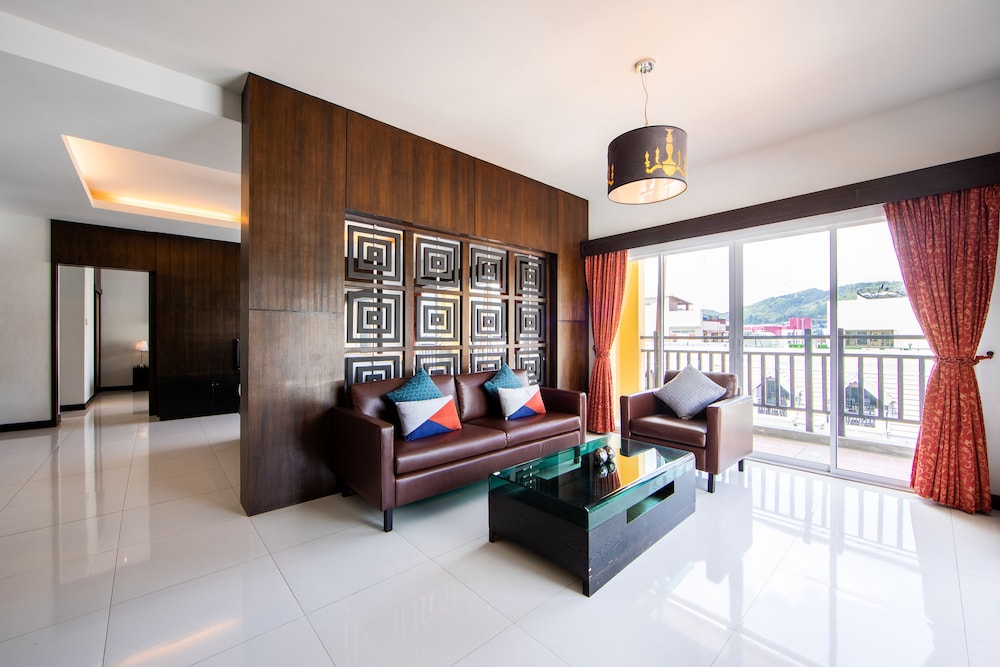 Amata Patong 29/48