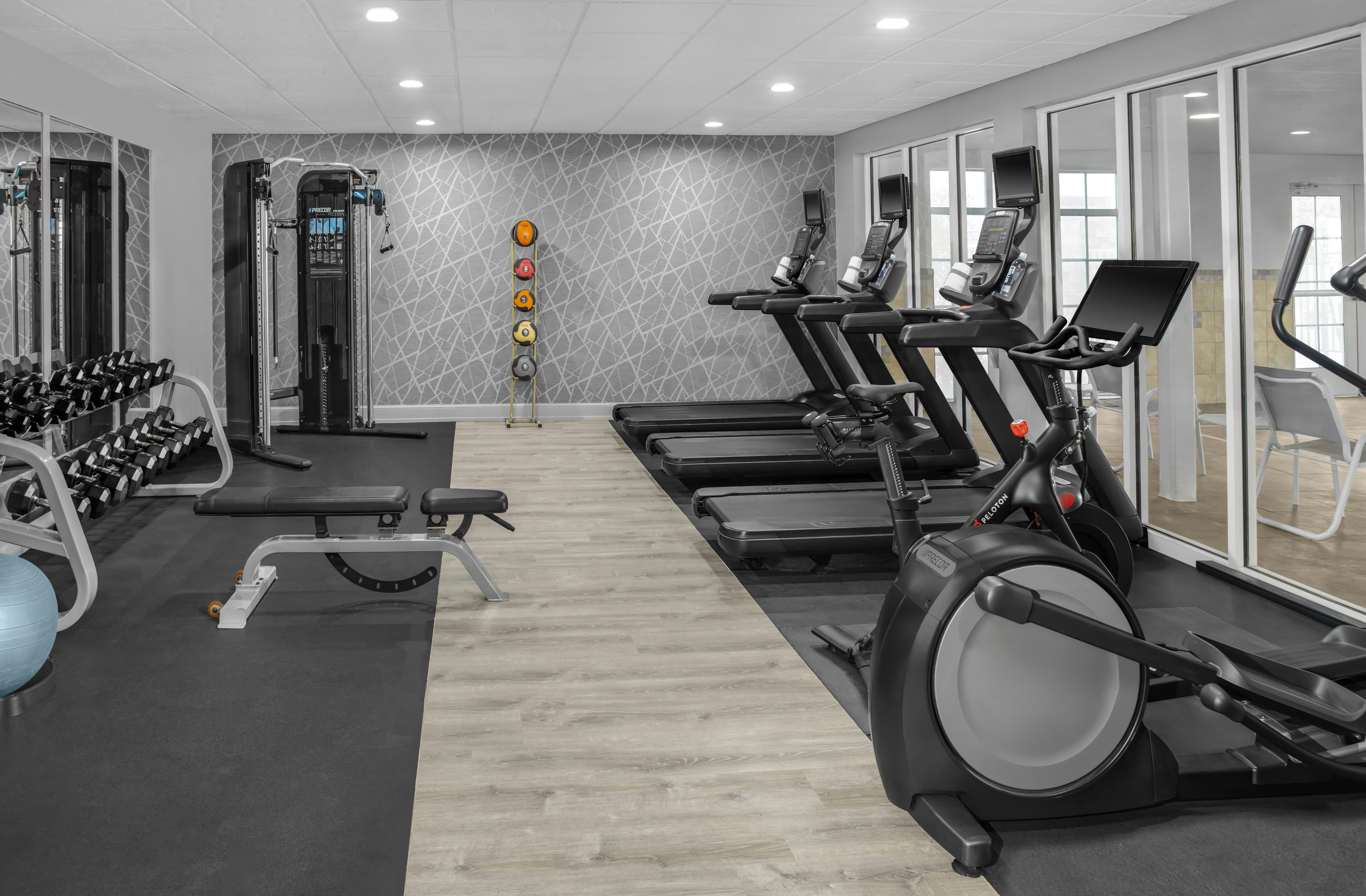 Homewood Suites By Hilton Fayetteville 5/16