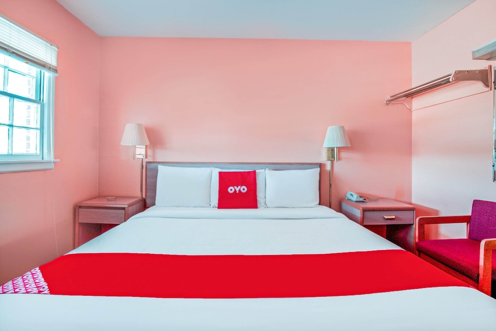 OYO Hotel Durham West Hills 19/36