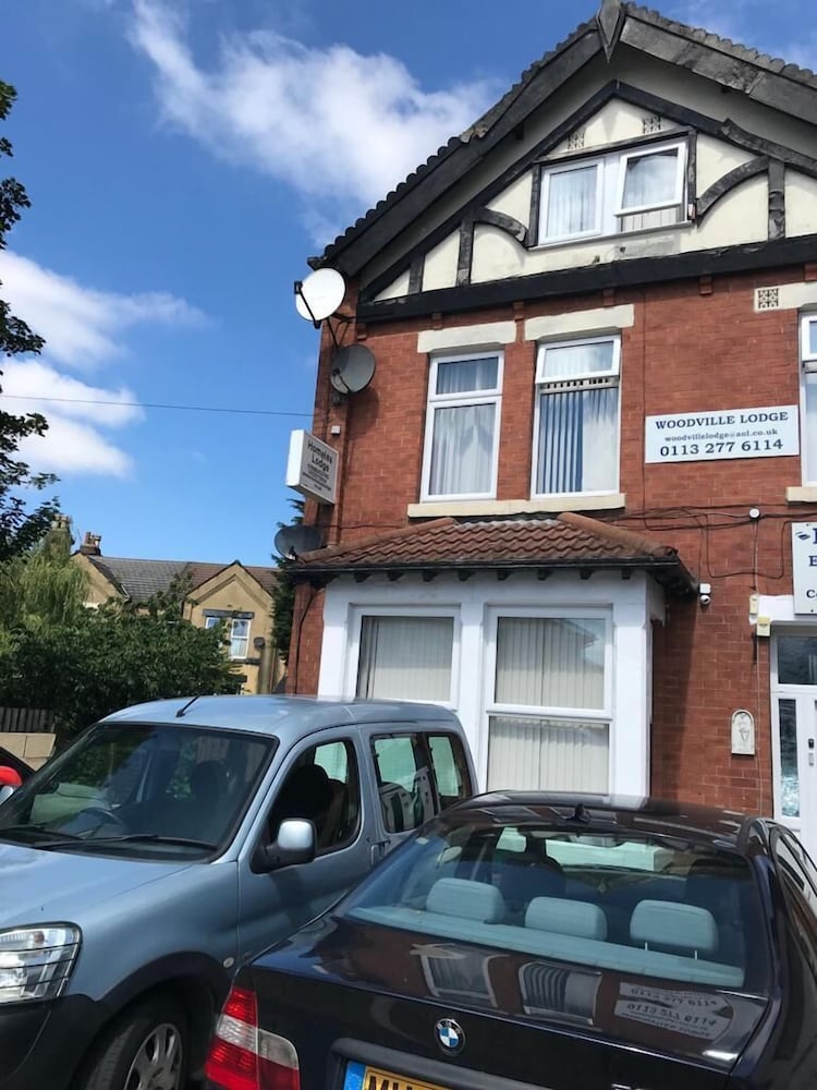 Woodville Lodge Leeds Free Parking Direct Bus to City Centre 35/45