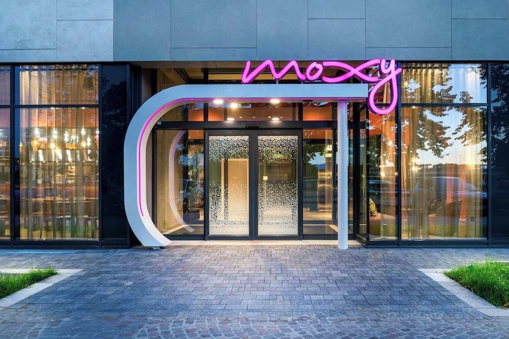Moxy Verona 39/50
