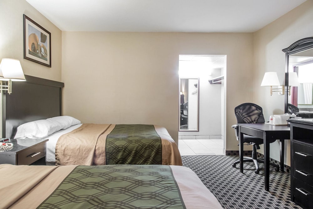 Econo Lodge West Haven 13/38