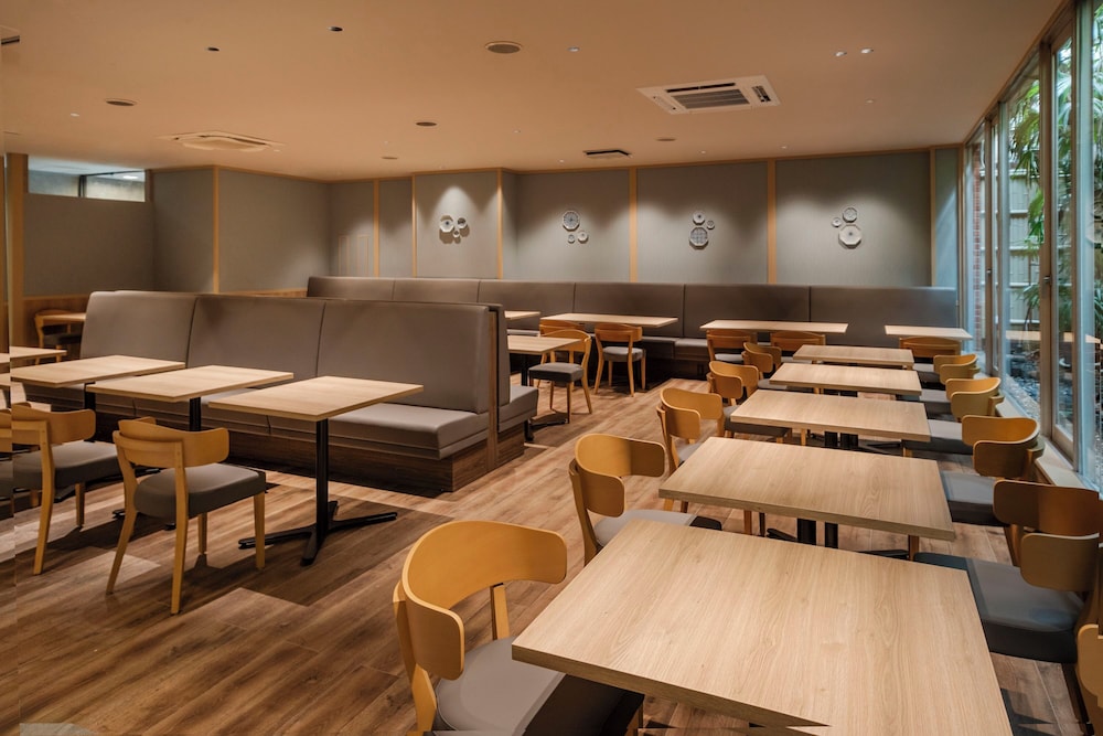 CENTRAL HOTEL SASEBO 46/50