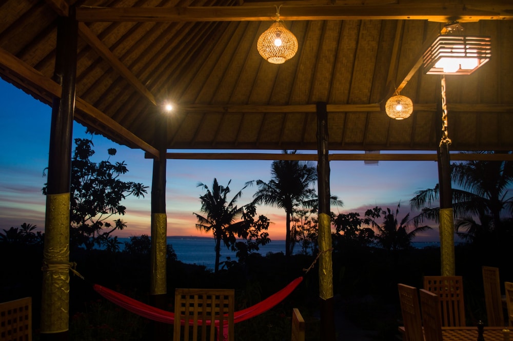 Penida Sunset Ocean View Bungalows 33/59