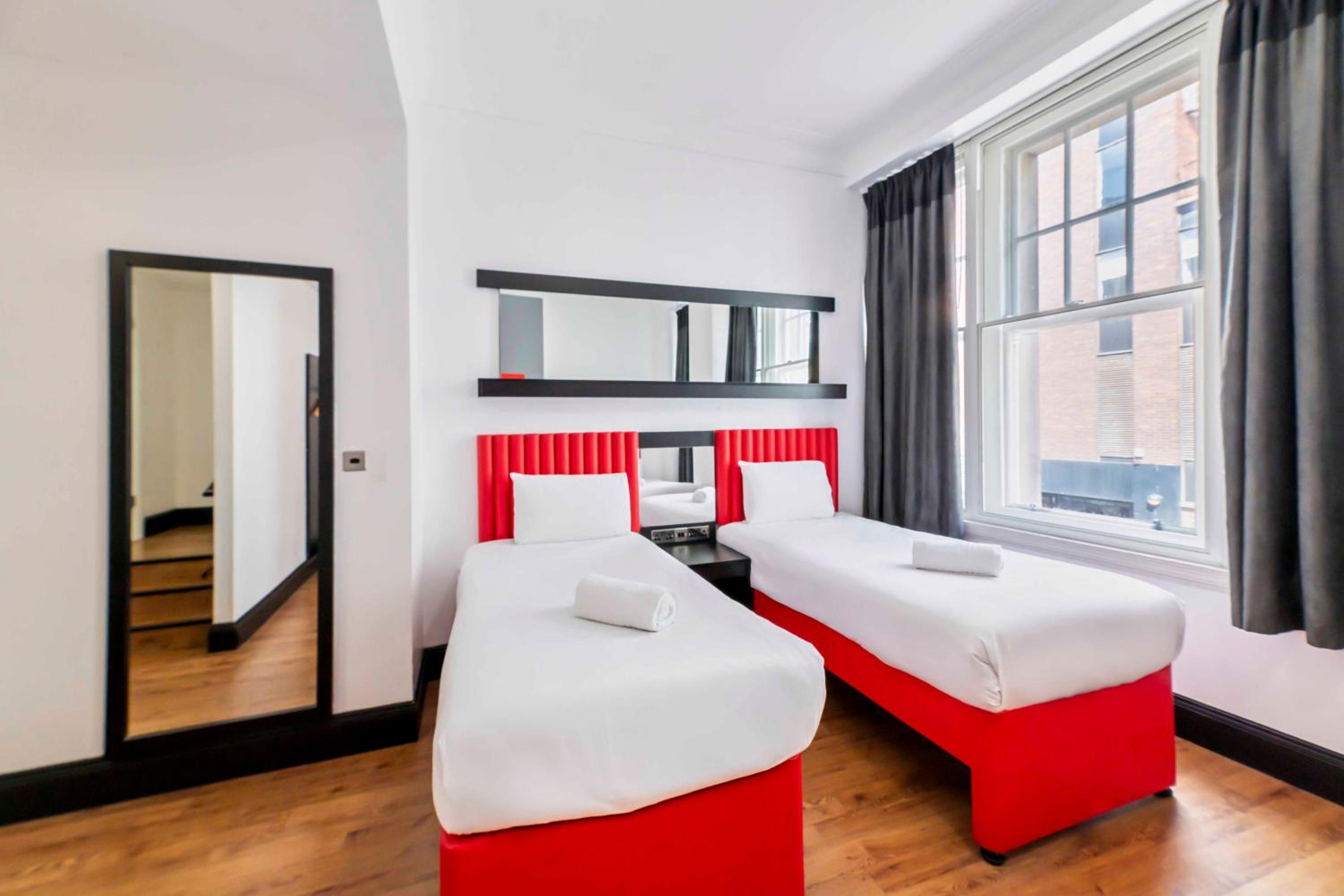غرفة سوبيريور رباعية، easyHotel Newcastle City Centre 5/10