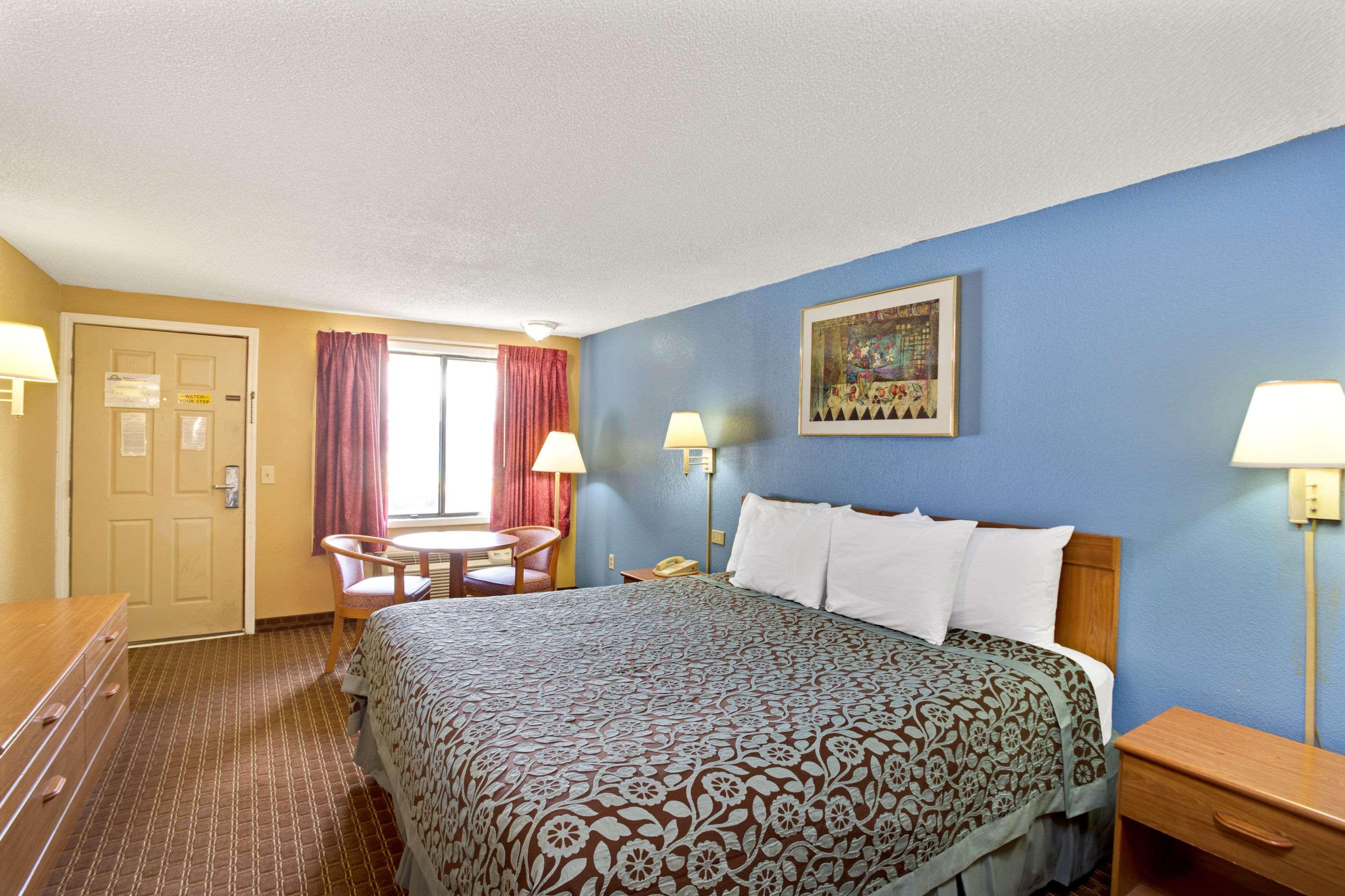 Days Inn by Wyndham Lawrenceville 5/18