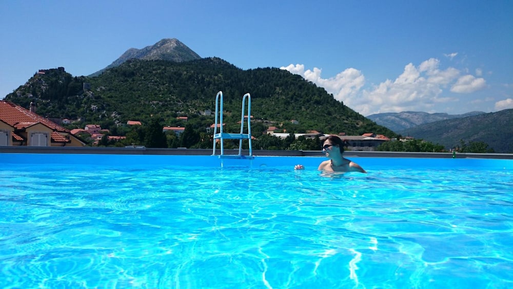 Prvan Hotel 34/36