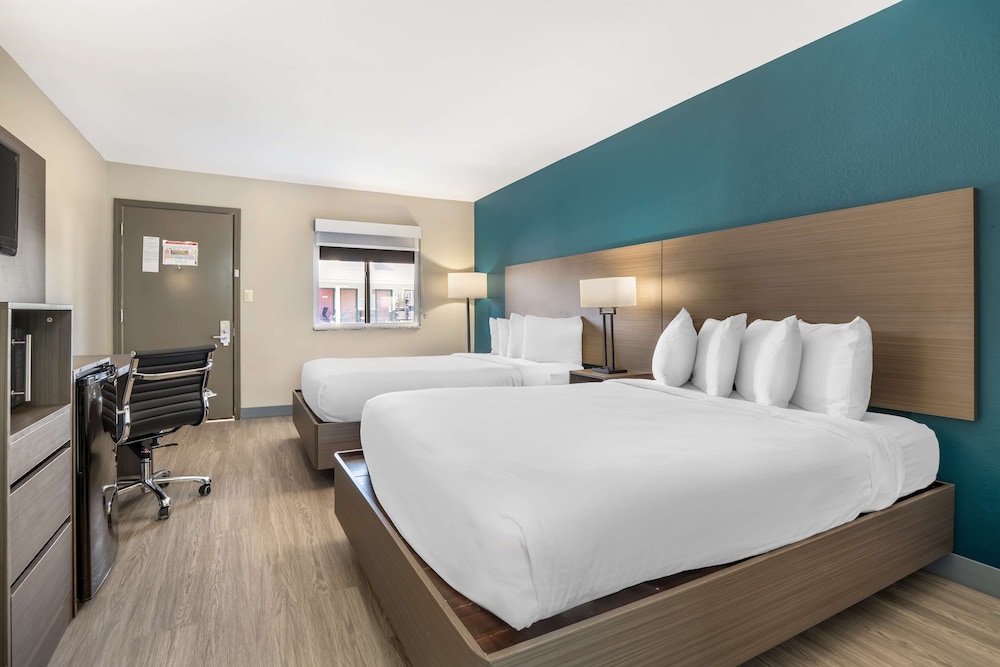 غرفة ديلوكس بسريرين كوين، Best Western Green Tree Inn 3/8