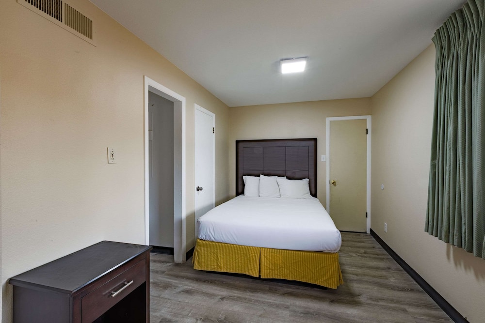Super 8 By Wyndham Williams West Route 66 Grand Canyon Area Ex Rodeway Inn 14/54