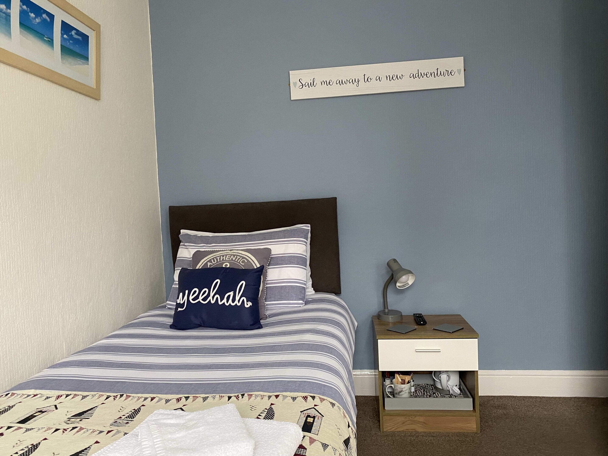 ROOM, SINGLE