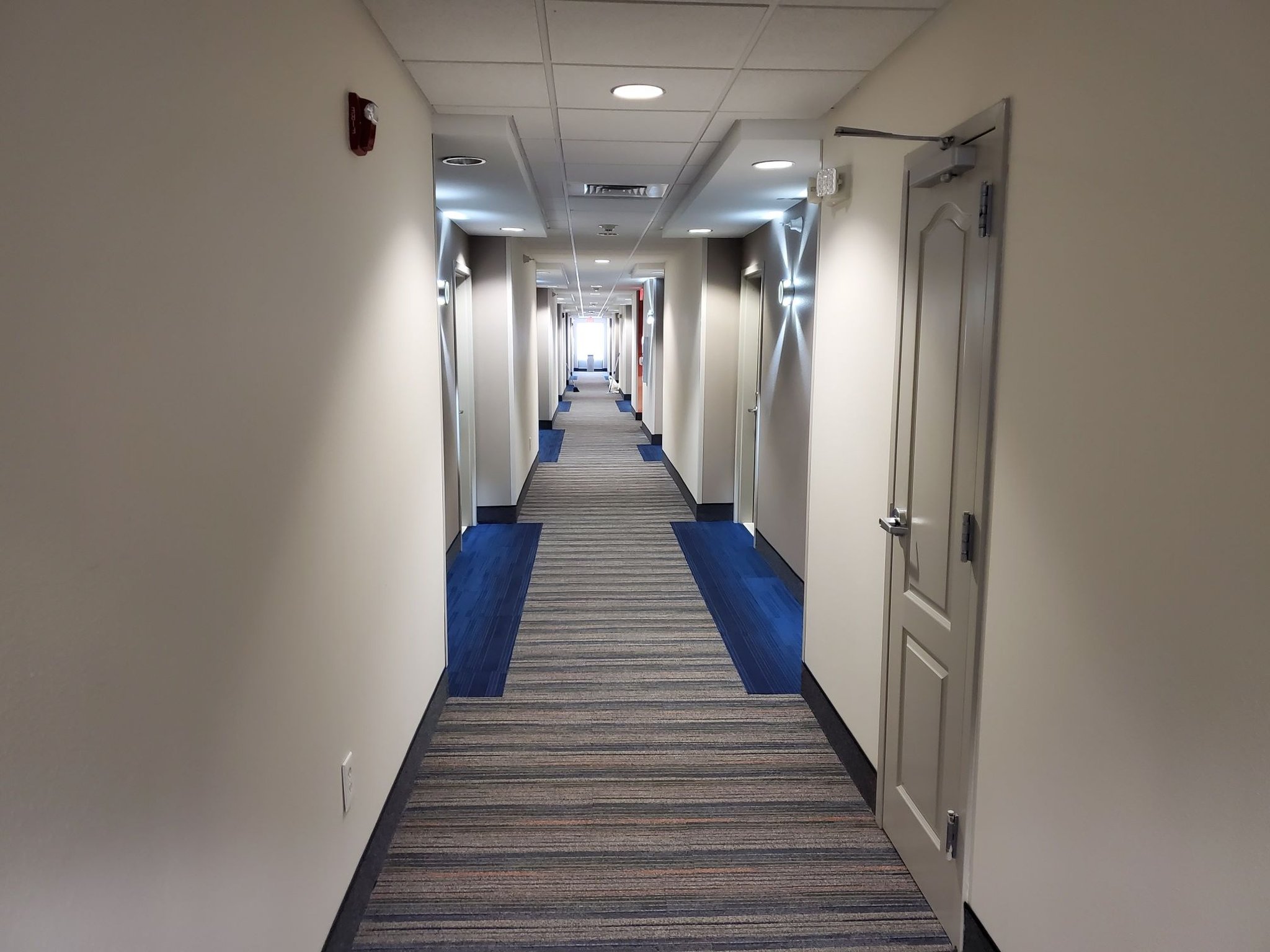 Holiday Inn Express and Suites - Junction City, Kansas 15/35