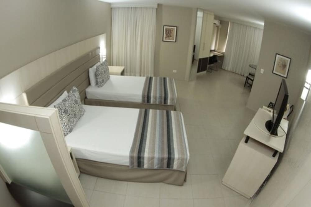 Hotel Metropole Maringa 32/69