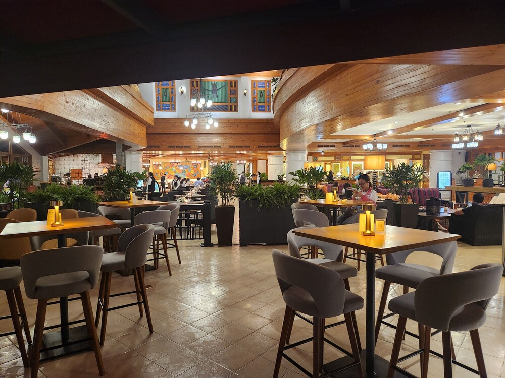 The Forest Lodge At Camp John Hay 50/75