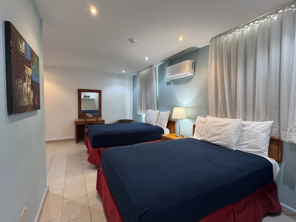 Sandy Beach Hotel 21/57