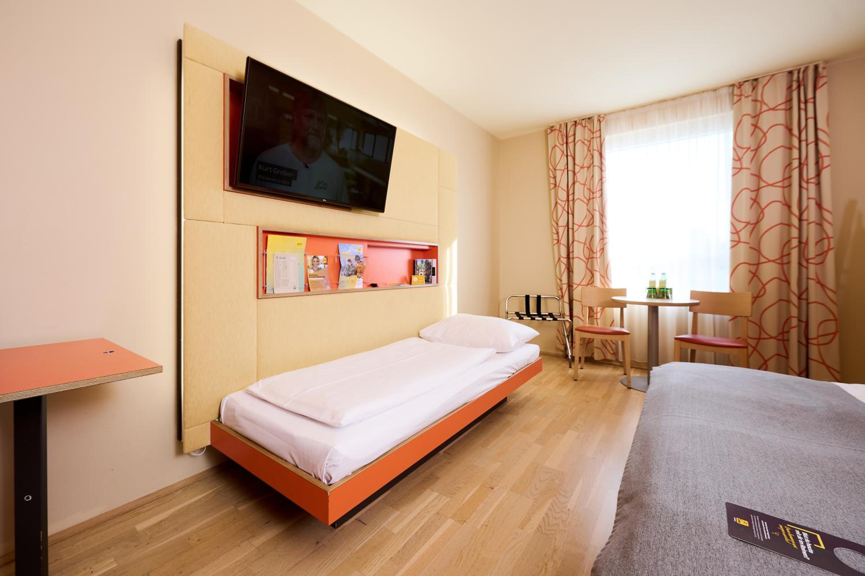غرفة ثلاثية بسرير فردي، Jufa Wien City 3/9