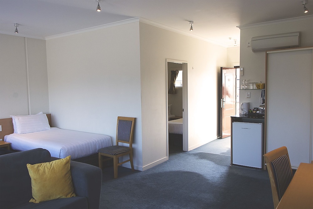 Saxton Lodge 12/39
