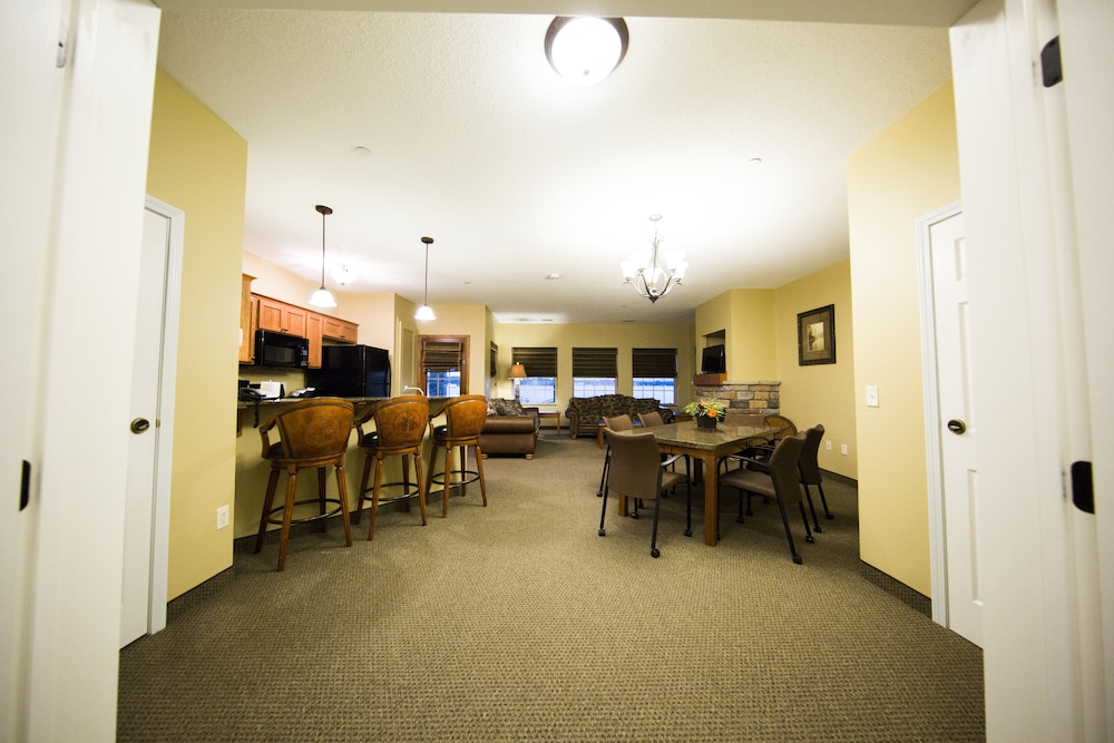 Bridges Bay Resort 24/27