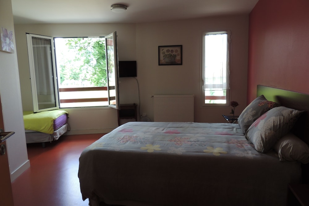 Auberge Denena 5/16
