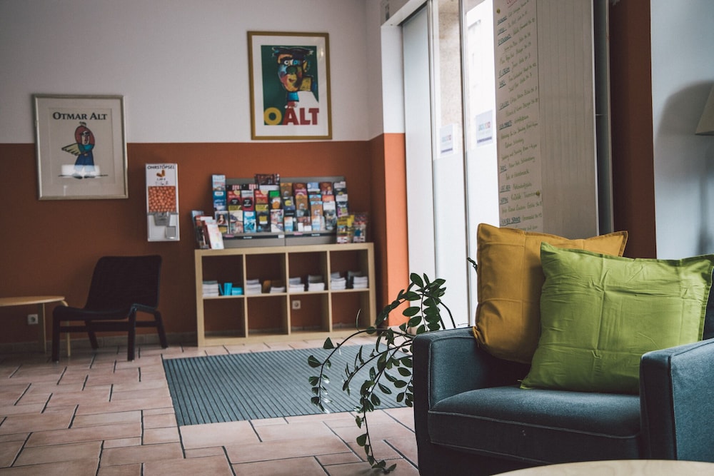 Happy Hotel Berlin 35/50