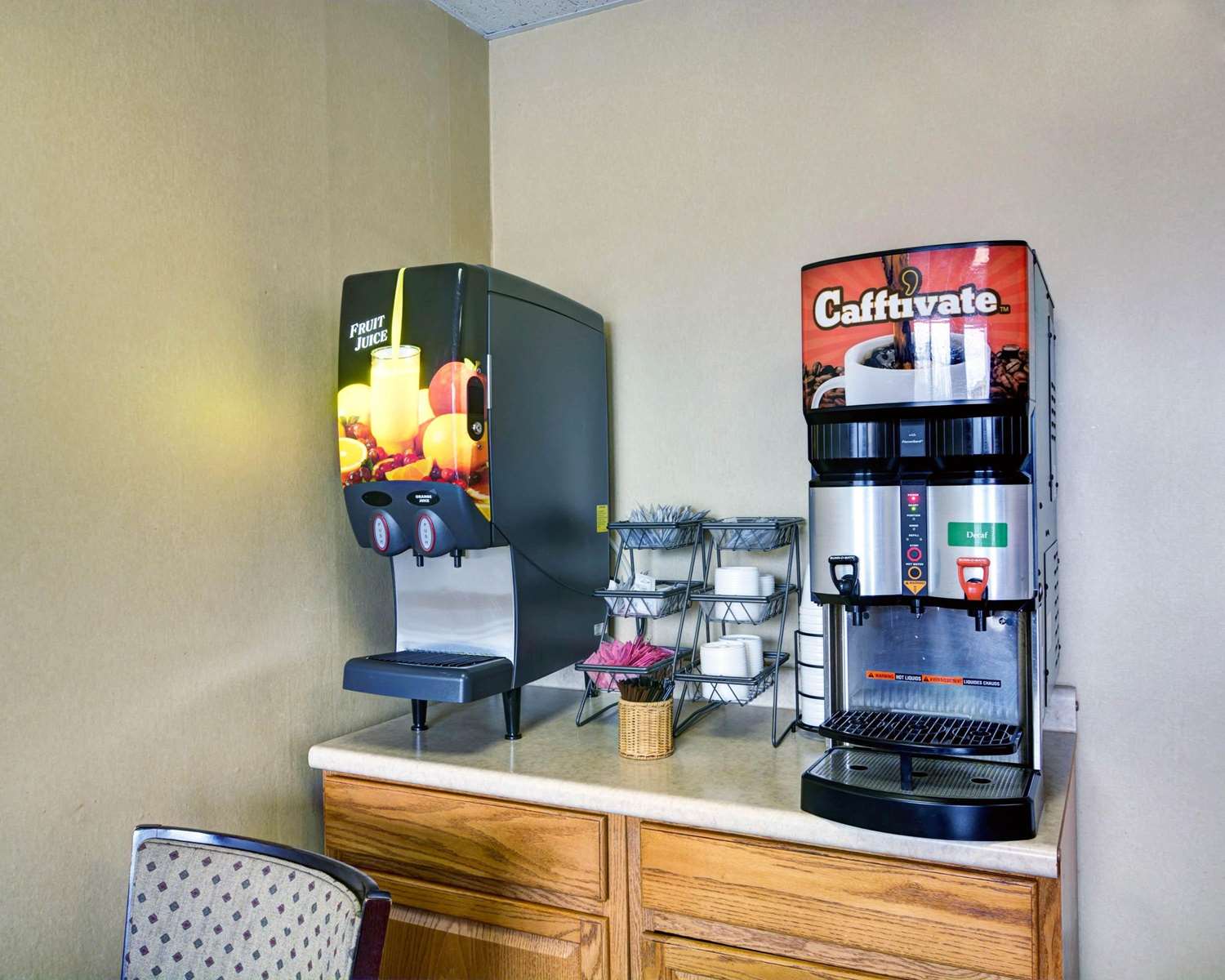 Econo Lodge Wytheville I-77 & I-81 8/21