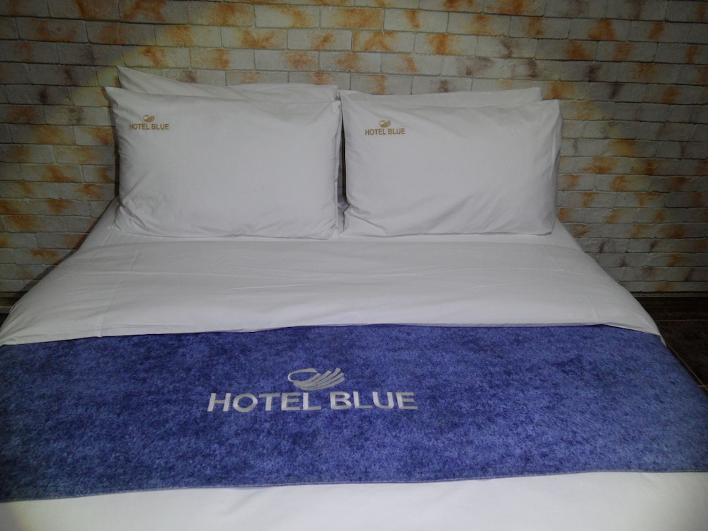 Blue Hotel 21/53