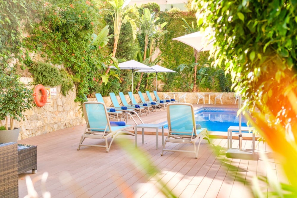 Agua Beach Hotel - Adults Only 65/66