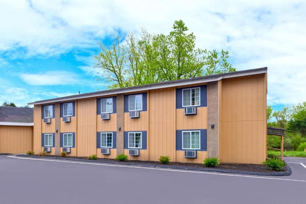 Motel6 Putnam, CT in Putnam - CT
