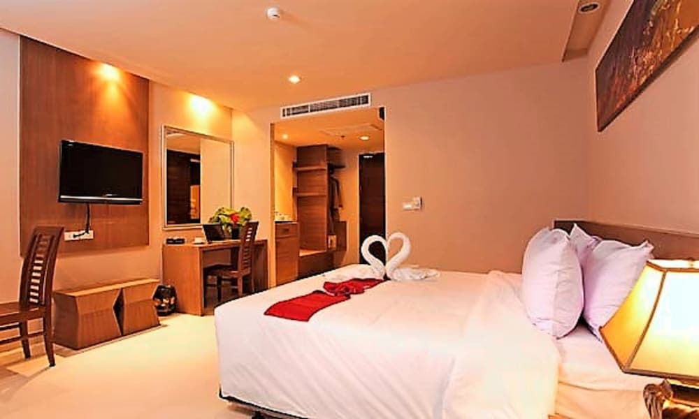 SUPERIOR, DOUBLE OR TWIN BED