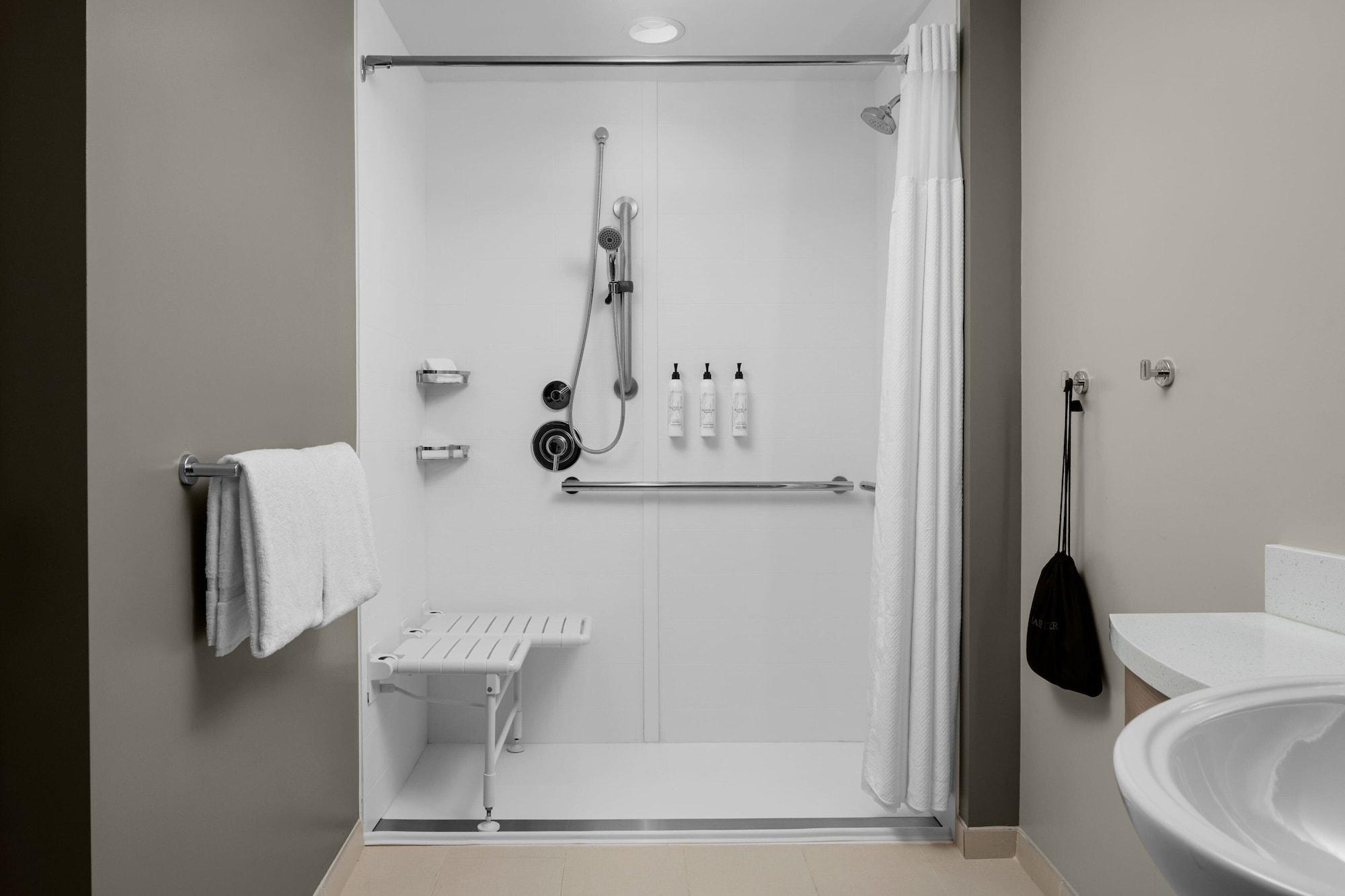 Suite, Multiple Beds, Accessible، SpringHill Suites by Marriott Myrtle Beach Oceanfront 5/5
