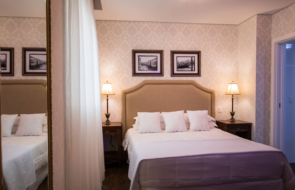 Sofistic Hotel 8/50