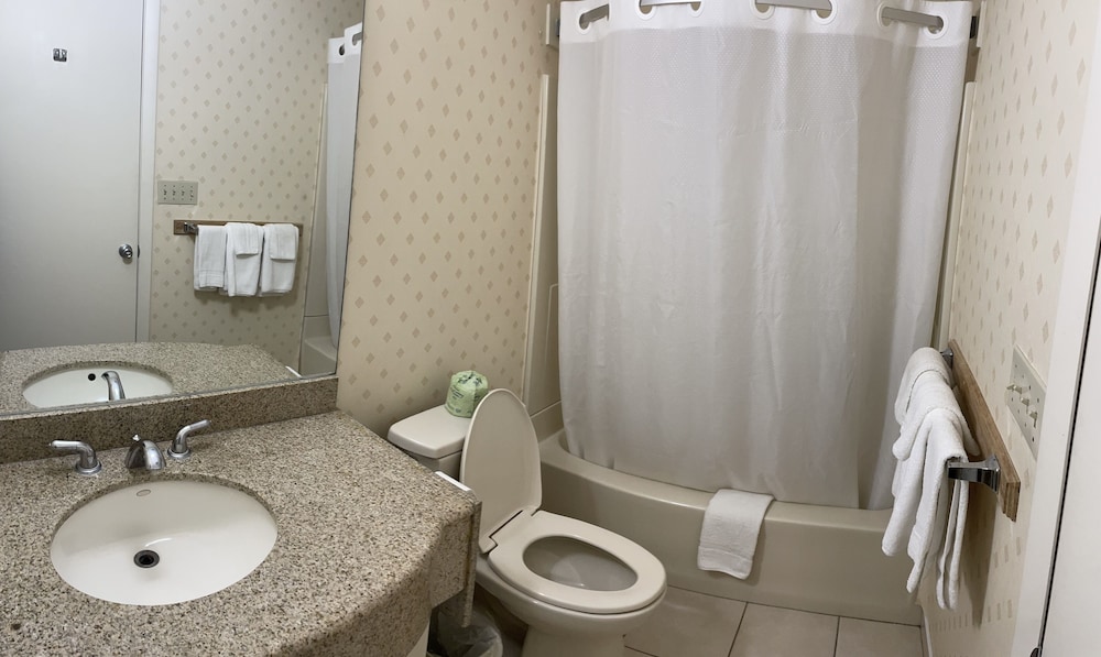 Whitney Inn & Suites 32/34