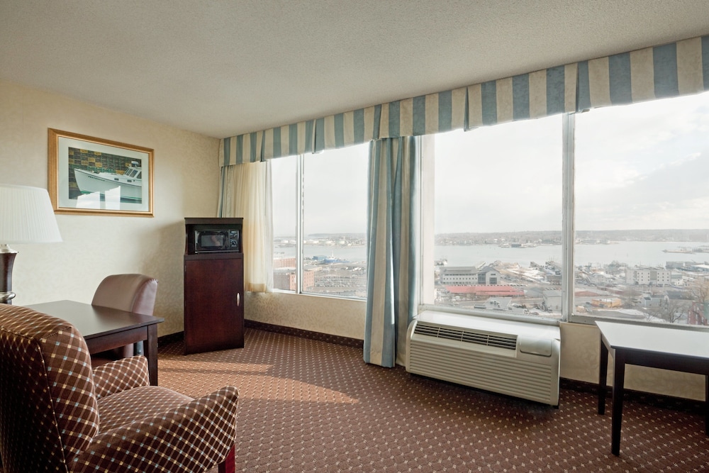 Holiday Inn Portland-By The Bay 23/74