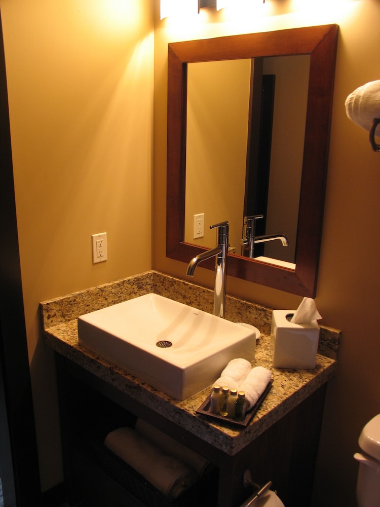 Silver Creek Lodge 24/56