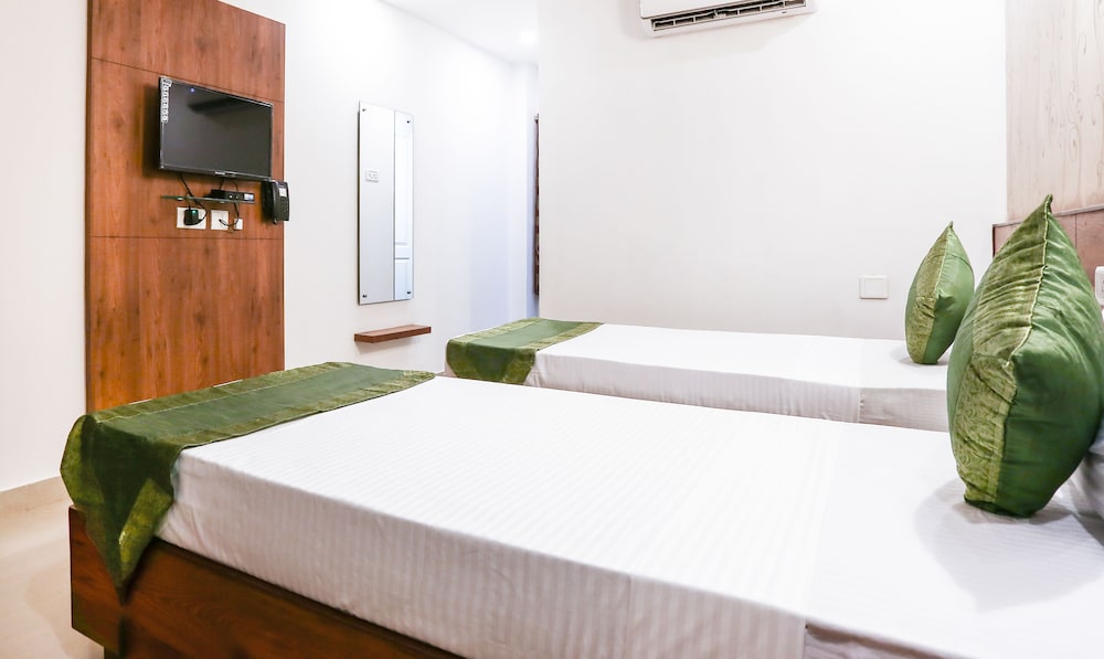 Itsy By Treebo - Comforts Inn, University Road Deralakatte 14/24