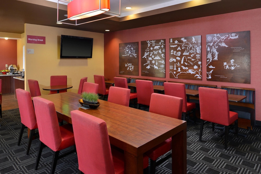 Towneplace Suites Marriott Cal Expo 34/50