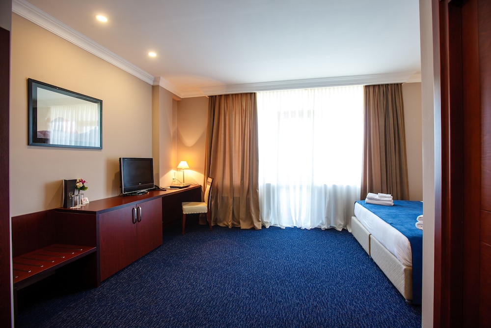 Hotel Cruise 15/65