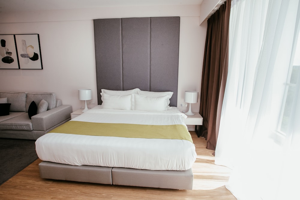 Deco Home @Aru Suites 17/50