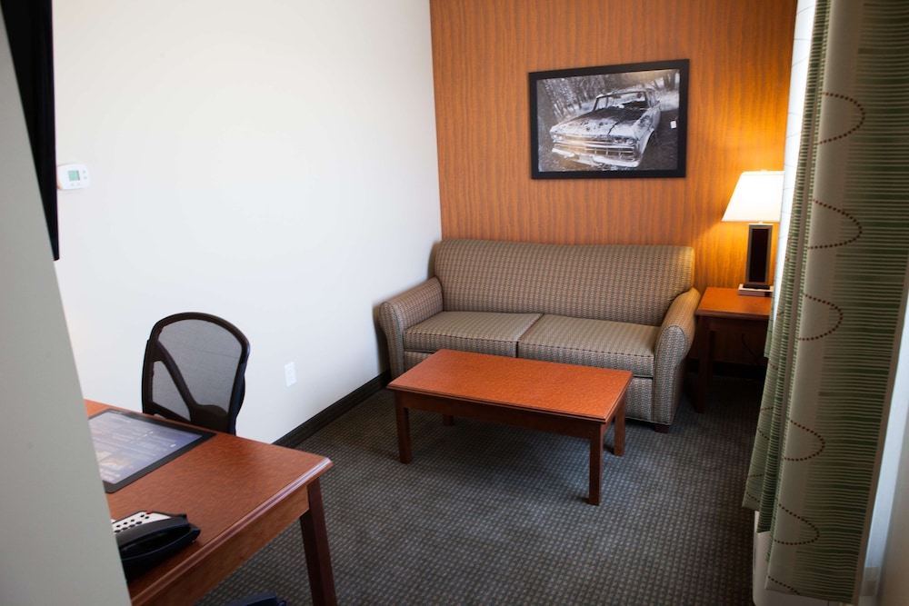 Best Western Plus Service Inn and Suites 37/56
