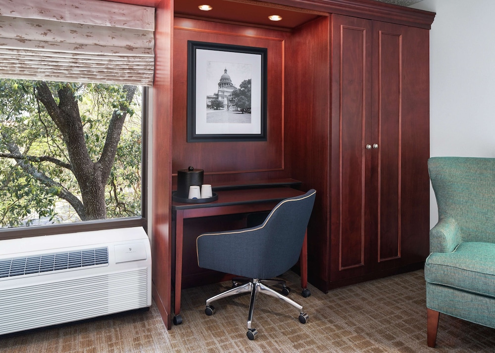Hampton Inn Austin North At I - 35 & Hwy 183 38/42