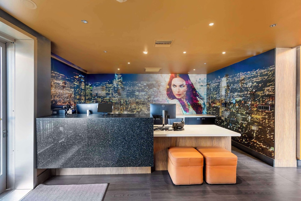 BLVD Hotel and Studios Universal-Hollywood, an Ascend Collection Hotel 11/75