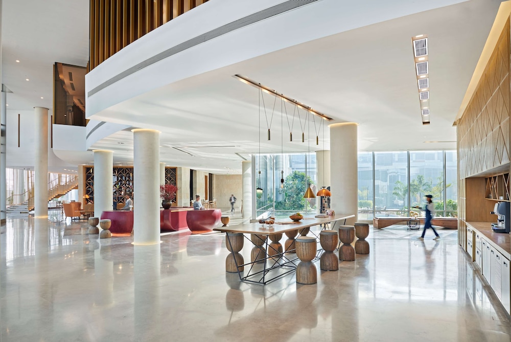 Andaz Delhi, by Hyatt 68/82
