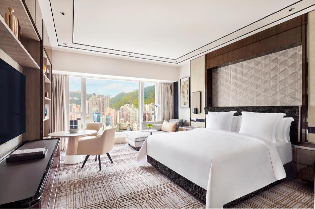 Renovated, Deluxe, King Bed, Peak View