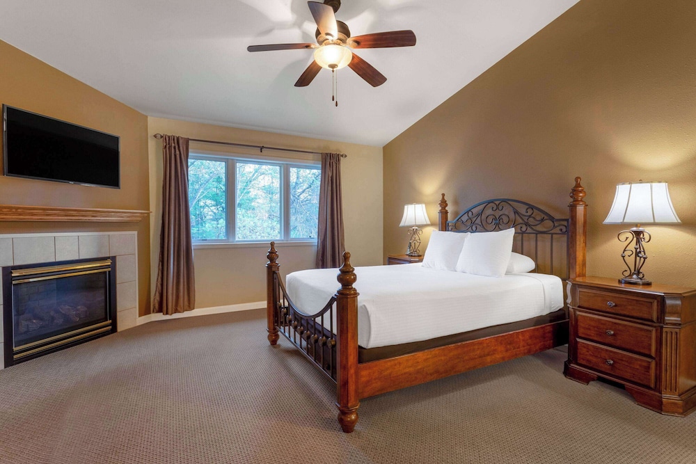 Tamarack Wisconsin Dells a Ramada by Wyndham 13/50